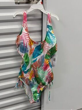 NWT Hurley Women’s Tropical Leaf One-Piece Swimsuit Multicolor Cut Out Sides M